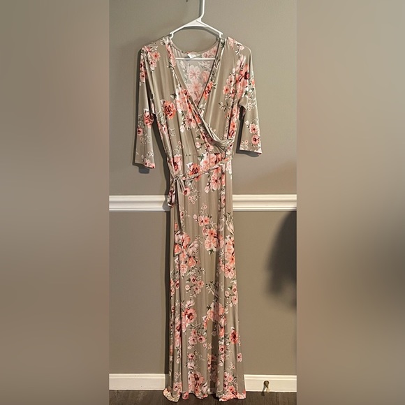 Floral Faux Wrap Maxi Dress. - Picture 3 of 7